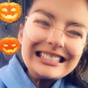 Meet your Posher, Mia